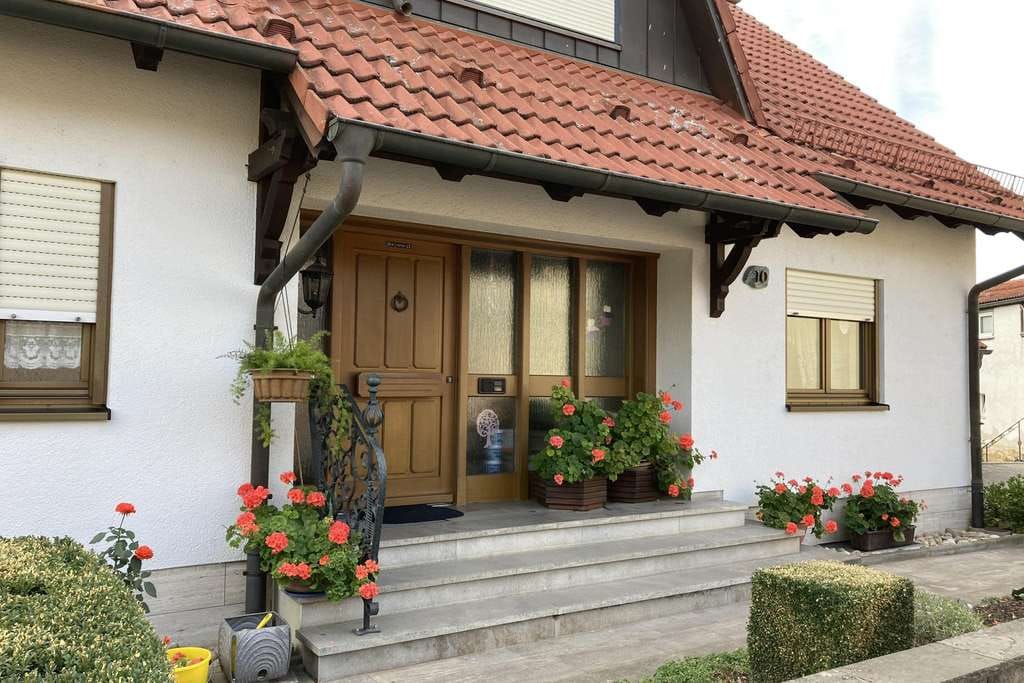Immobilie in Euerbach - Hochattraktives, freistehendes Zweifamilienwohnhaus  - Euerbach - Bild 2