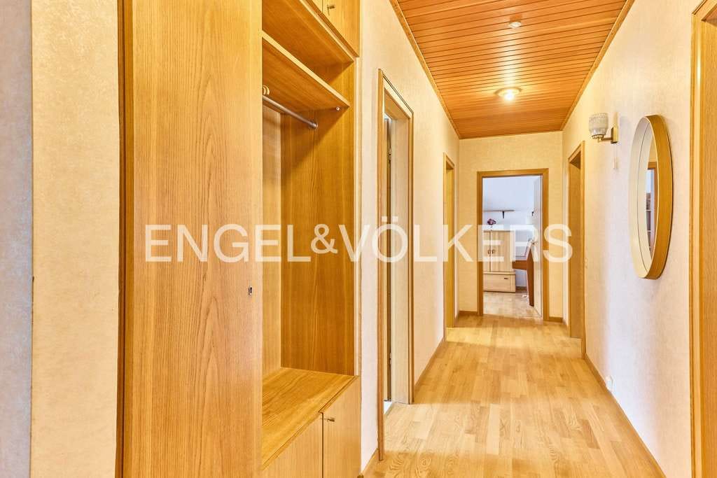 Immobilie in Erzhausen - Familienhaus/Mehrgenerationenwohnen mit weitläufigem Garten & toller Verkehrsanbindung - Bild 1