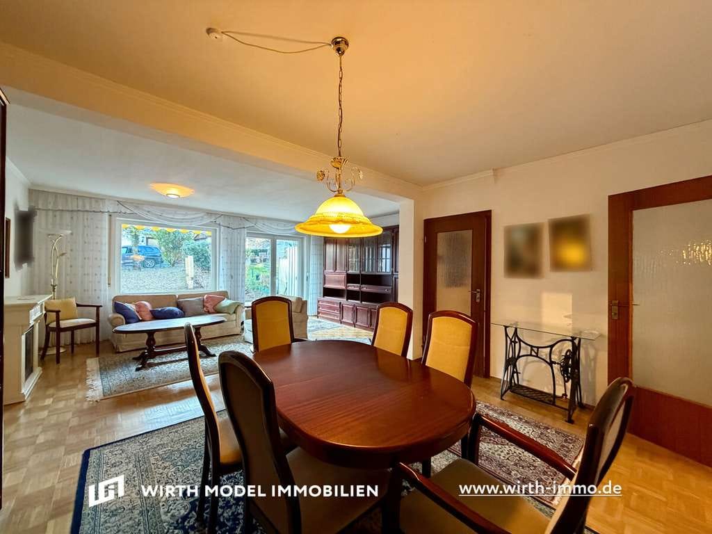 Immobilie in Schweinfurt - Geräumiges Reihenmittelhaus mit Garage am Deutschhof | Erbbaurecht - Bild 0
