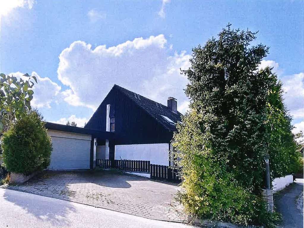 Immobilie in Schwarzenbruck - GROSSES EINFAMILIENHAUS MIT EINLIEGERWOHNUNG UND DOPPELGARAGE AUF TRAUMGRUNDSTÜCK IN SCHWARZENBRUCK- - Bild 1
