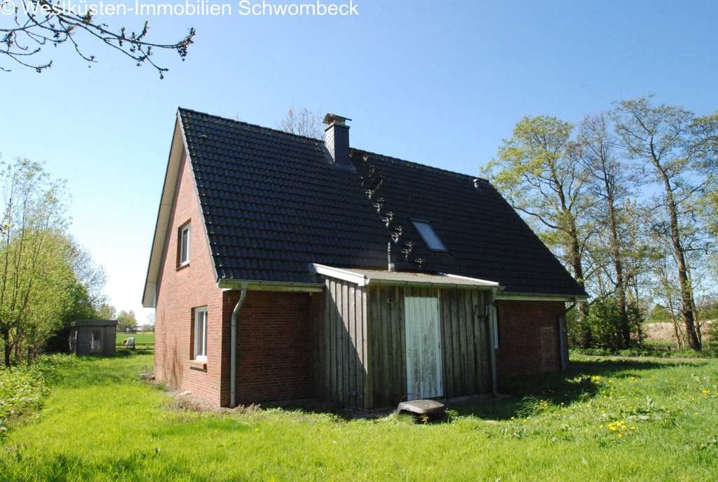 Immobilie in Nordermeldorf - Elegantes Landhaus in Nordermeldorf - Exklusives Wohnen mit Sauna und Kamin - Bild 2