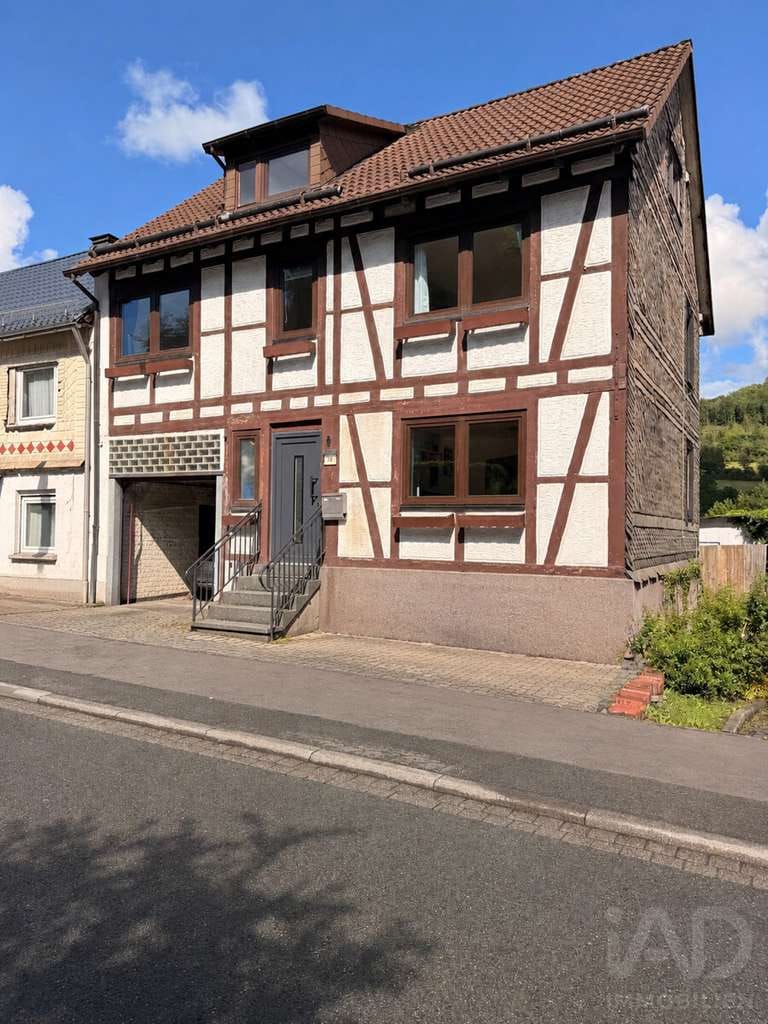 Immobilie in Dietzhölztal - Ruhiges Einfamilienhaus mit großer Gartenfläche - Bild 0