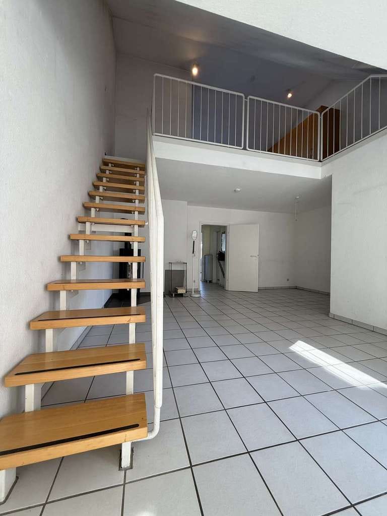 Immobilie in Schwalbach - Charmante 3-Zimmer Maisonette mit offener Galerie - Bild 2