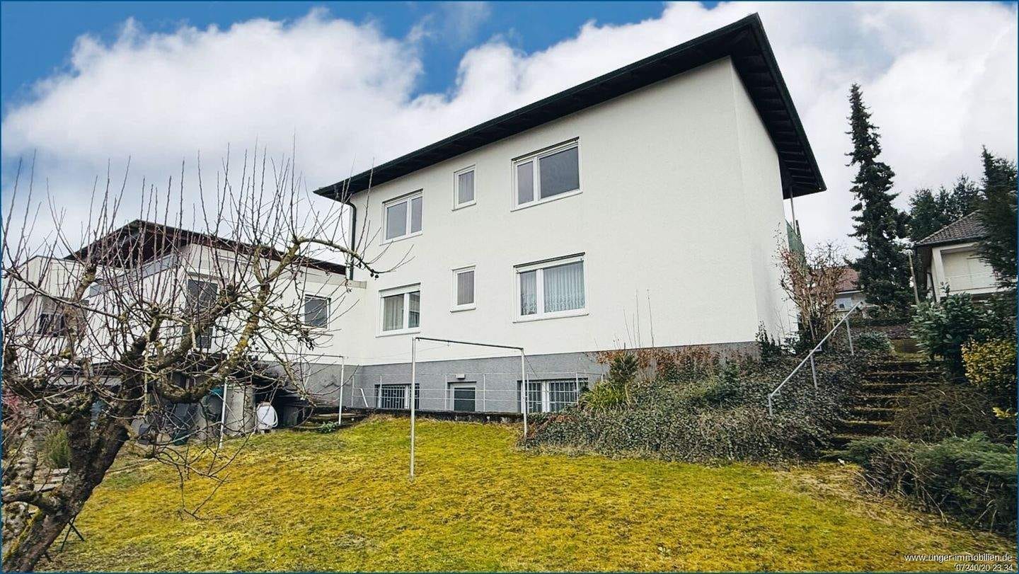 Immobilie in Bretten - Frei stehender Winkelbungalow mit 2 - 4 1/2 Zimmerwohnungen **provisionsfrei** - Bild 1