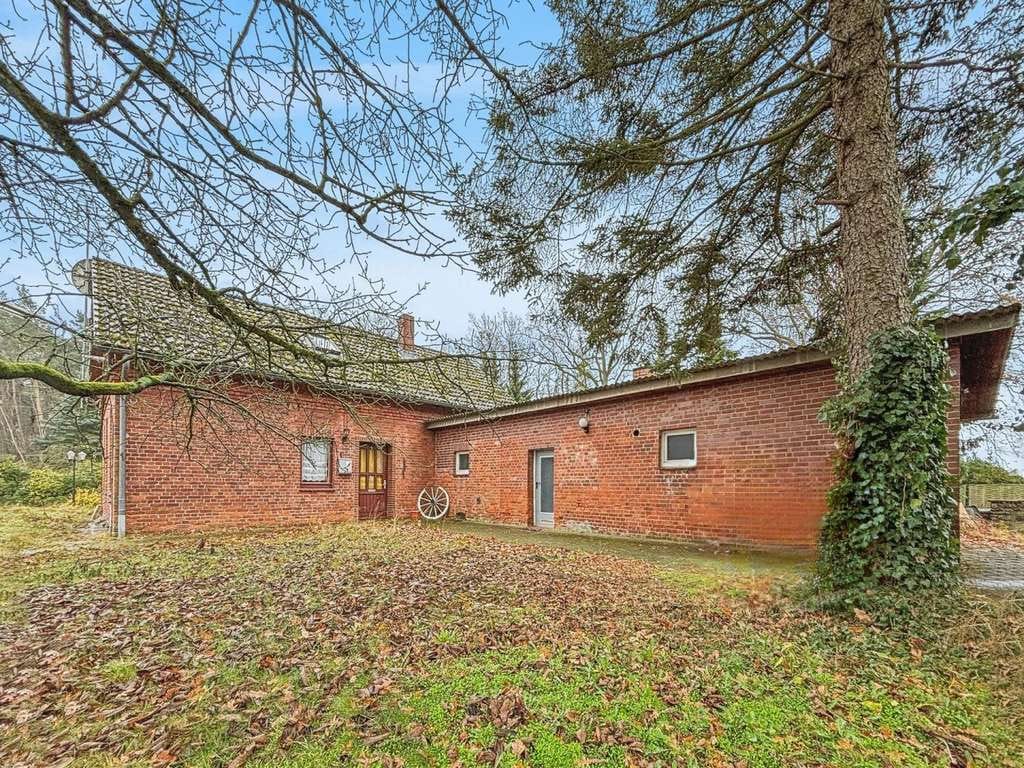 Immobilie in Wittorf - EFH auf über 3.000 m² Grundstück + Scheune in Wittorf / Lüneburg - Bild 0