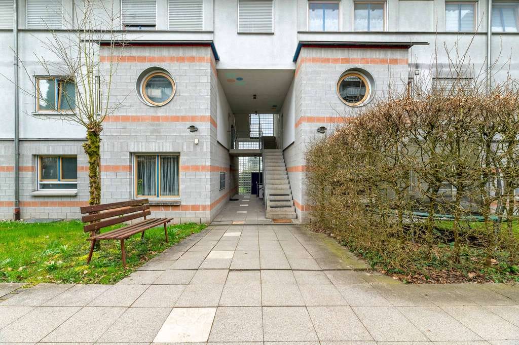 Immobilie in Neckartenzlingen - Gepflegte 3,5-Zimmer-Wohnung mit Südbalkon & TG-Stellplatz - Bild 1