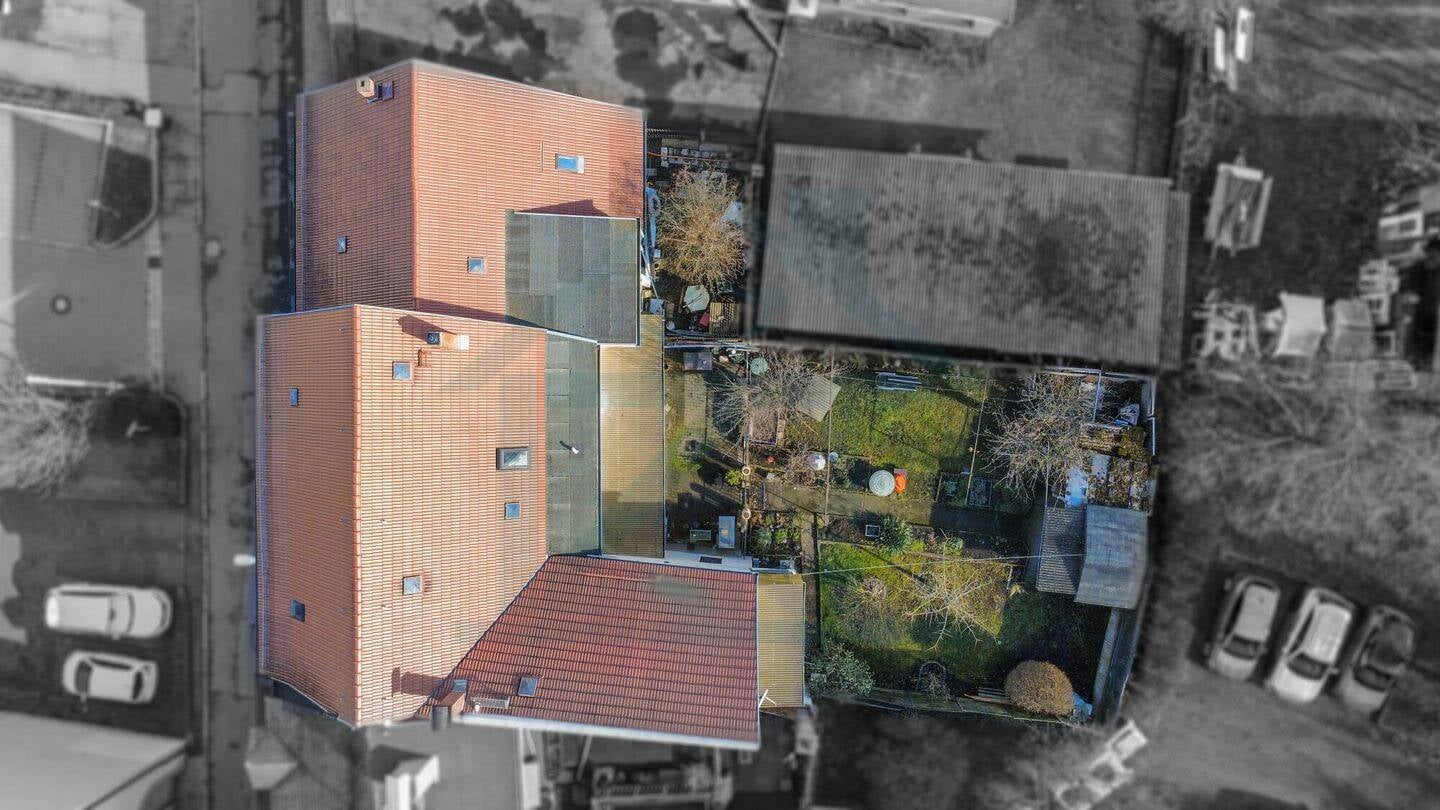 Immobilie in Saalfeld/Saale - Familientraum im Zentrum! Stadthaus in Saalfeld mit Garten, Garage & Ausbaureserve - Bild 1