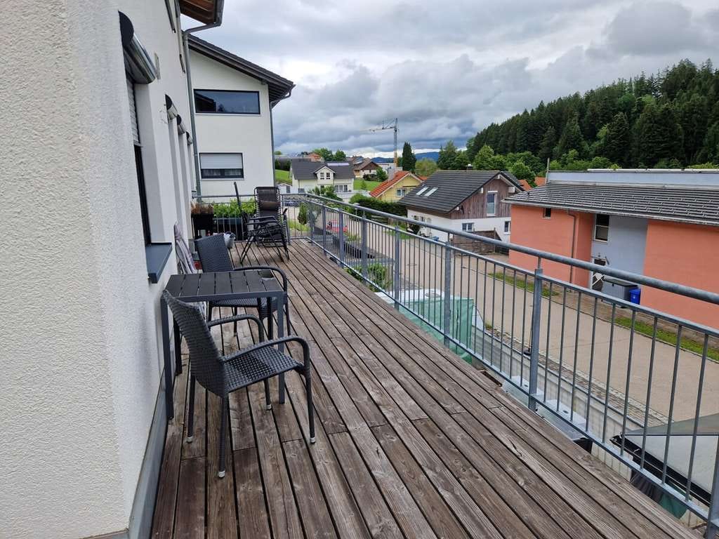 Immobilie in Lindenberg im Allgäu - Wo gibts denn so was?
Neuwertige hausähnliche
9-Zimmer-ETW in kleiner Einheit - Bild 3