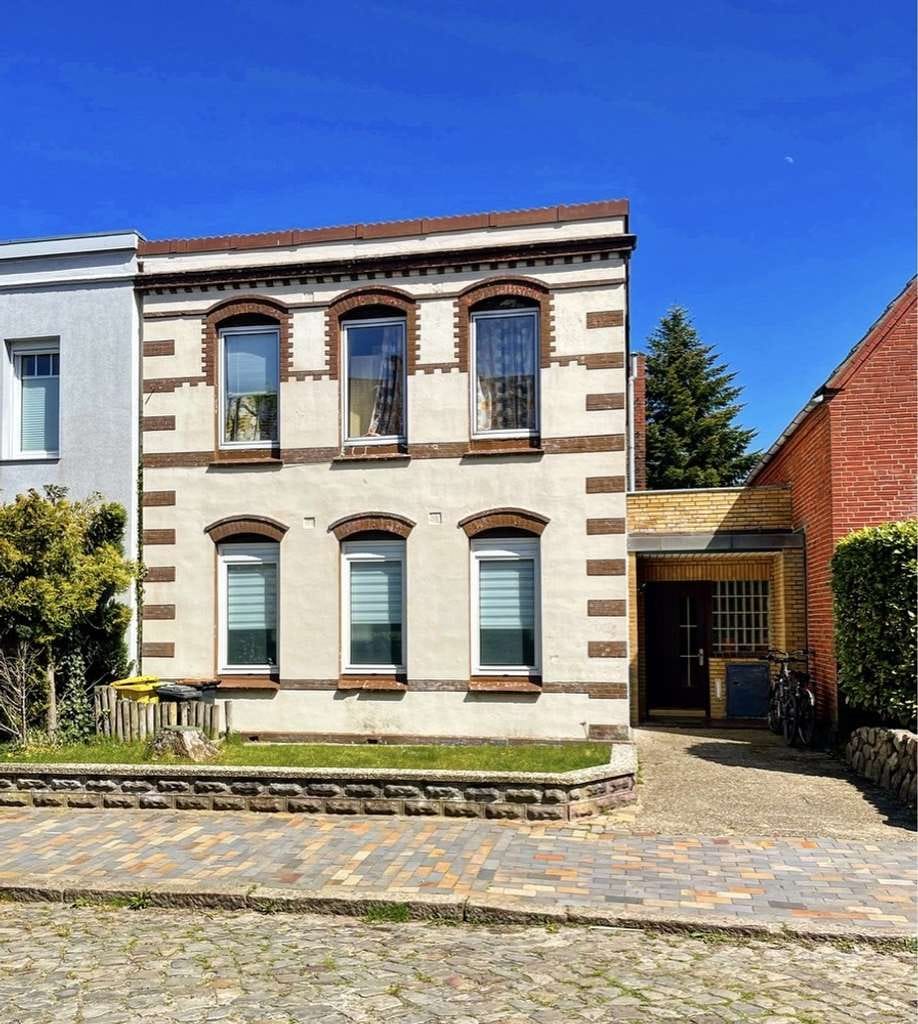 Immobilie in Husum - NUR 149.000€! Zentral & ruhig gelegenes Stadthaus mit Potential! - Bild 0