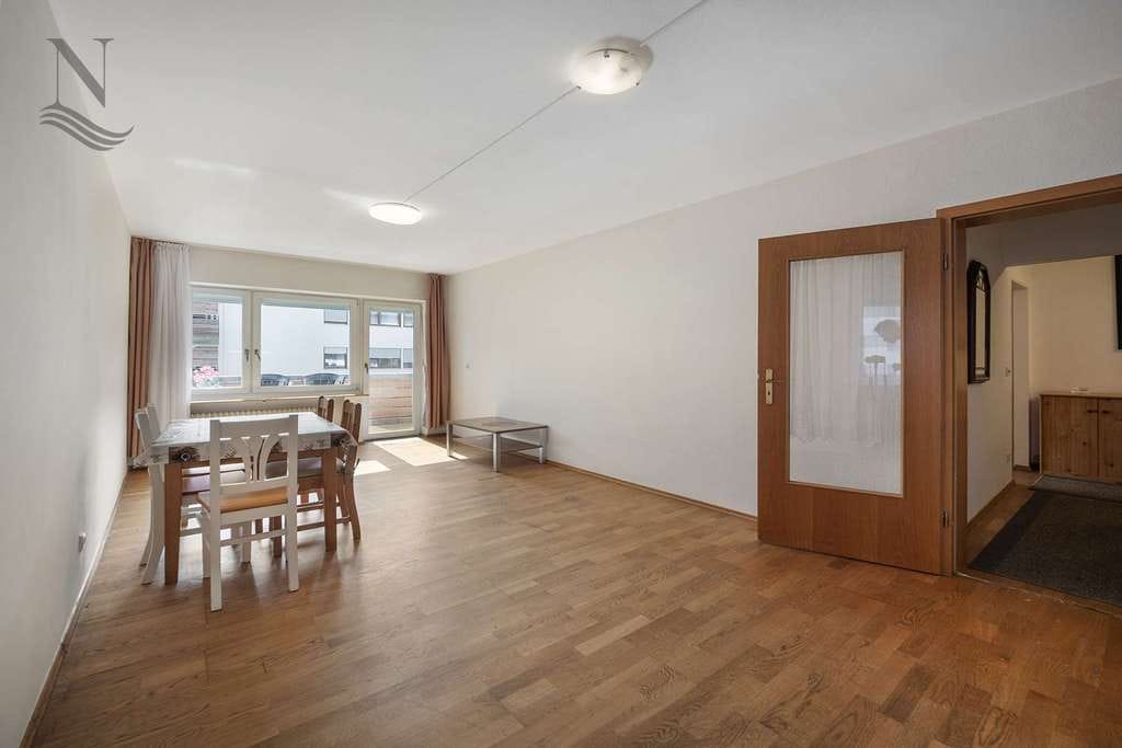 Immobilie in Ruhpolding - Charmante 2-Zimmer-Wohnung mit Süd-Balkon und Gestaltungspotenzial - Bild 1