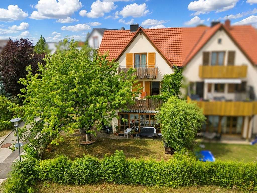 Immobilie in Niedereschach - Doppelhaushälfte mit Garten in idyllischer Ortsrandlage - Bild 1