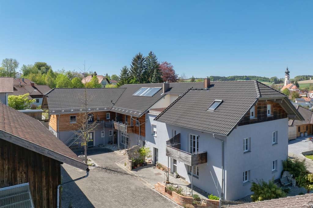 Immobilie in Triftern - Vielseitiges Refugium mit Wohnhaus, separaten Wohneinheiten und großzügigem Wellnessbereich. - Bild 2