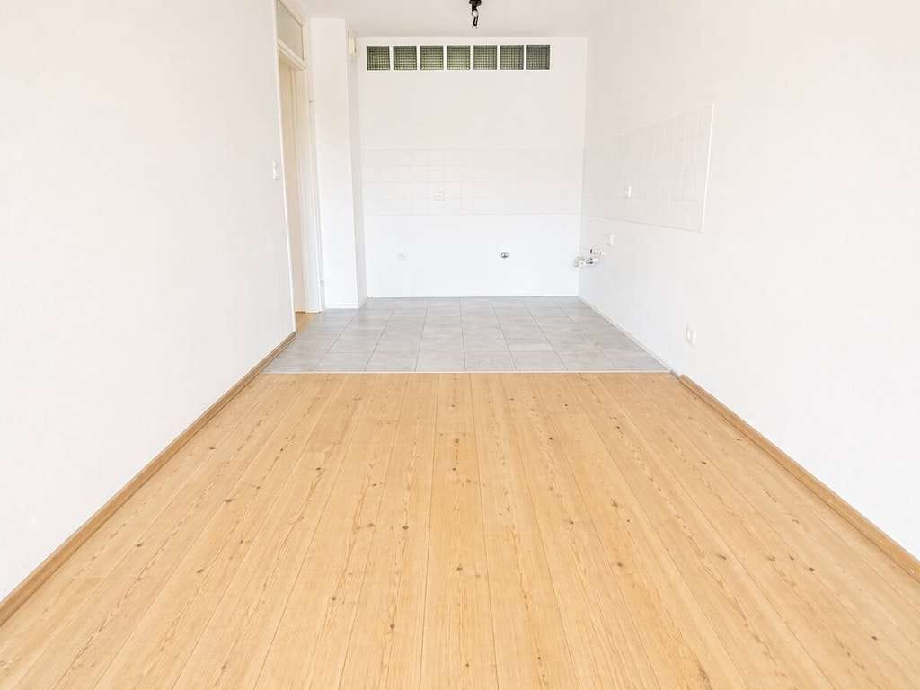Immobilie in Leinfelden-Echterdingen - **Helle 3-Zi.-Wohnung mit Balkon - viel Potenzial zur individuellen Gestaltung** - Bild 4