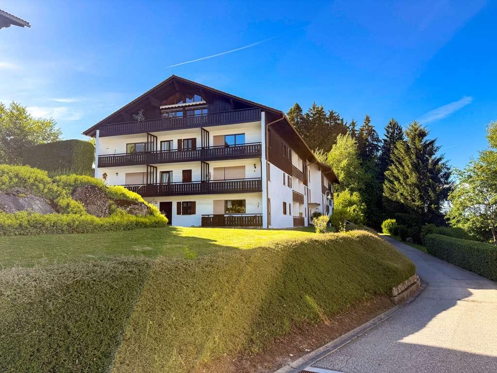 Immobilie in Oberreute - Ruhige Dachgeschosswohnung in Oberreute - Balkon, Abendsonne, Blick ins Grüne und TG-Stellplatz - Bild 1