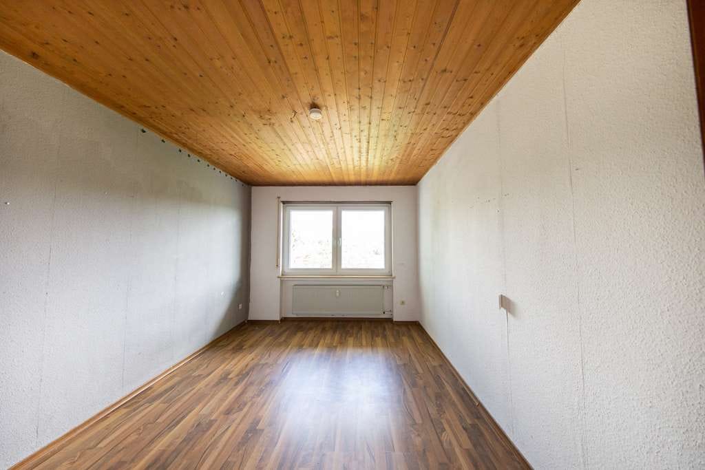 Immobilie in Ortenberg - Gepflegtes Mehrfamilienhaus mit 4 Einheiten, 341 m² Wohnfläche, modernisiert in ruhiger Lage - Bild 3