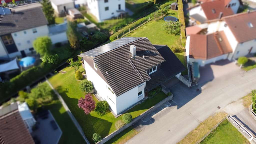 Immobilie in Neuötting - Familienparadies mit großem Garten & Bachzugang – Viel Platz zum Leben und Wohlfühlen - Bild 2