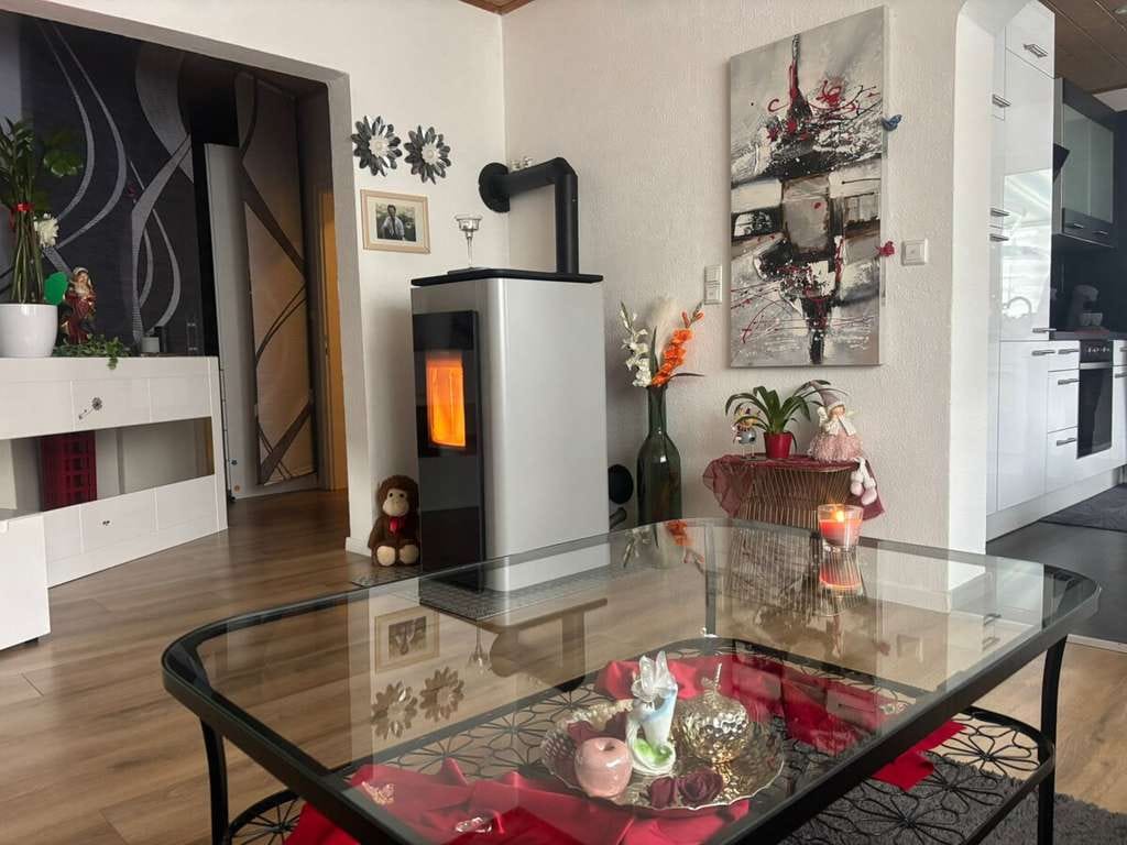 Immobilie in Winzer - Markt Winzer: Mod. Einfamilienhaus m. beheiztem Wintergarten u. kleinem Grundstück in ruhiger Lage! - Bild 1