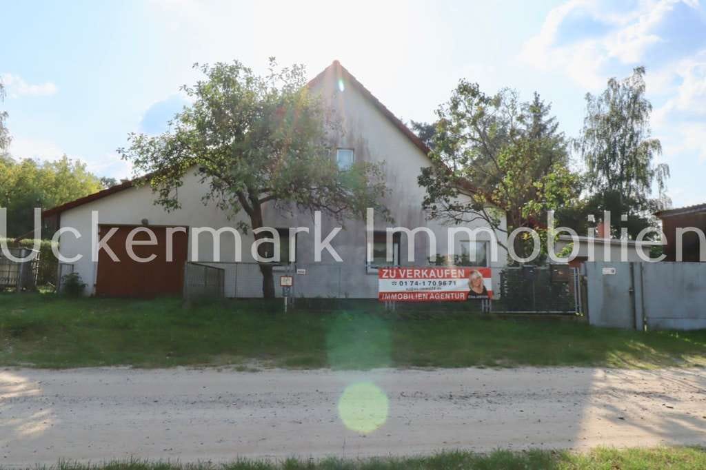 Immobilie in Schorfheide - Lage, Dorfrandlage, Traumlage – Einfamilienhaus in Klandorf zu verkaufen! - Bild 0