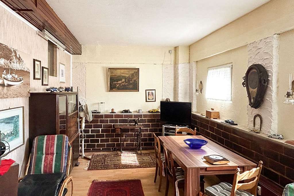 Immobilie in Coppenbrügge - Teilsaniertes 2-3 Familienhaus in absoluter Alleinlage - Bild 3