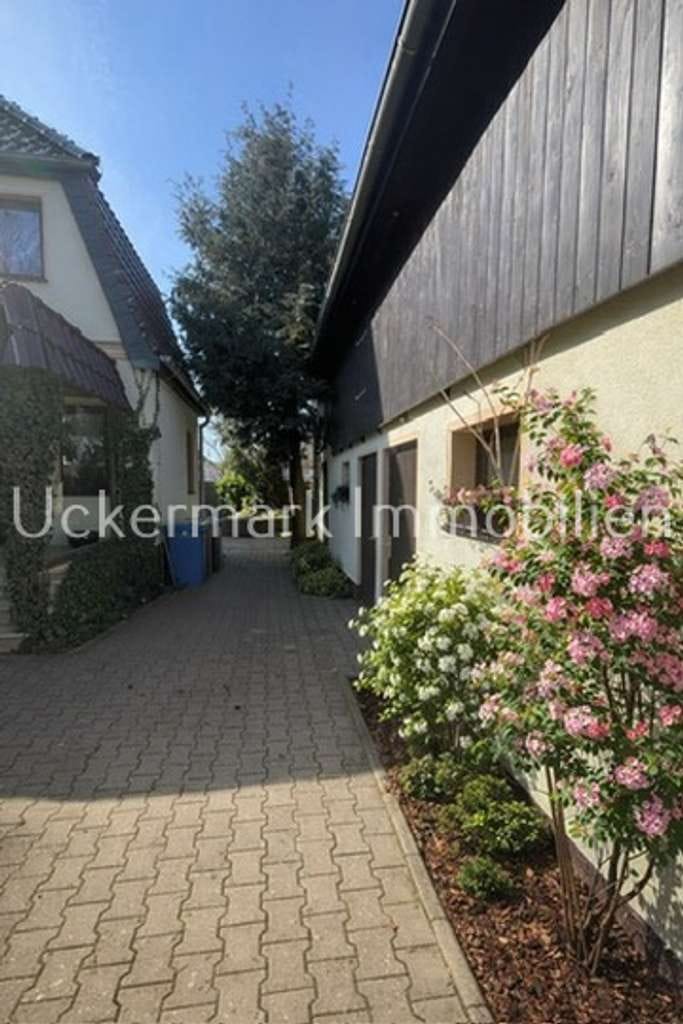 Immobilie in Gramzow - Haus und Grundstück für Ihr Familienglück in Gramzow - Bild 2