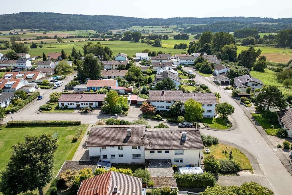 Immobilie in Gottmadingen - 4-Zimmer-Wohnung mit Balkon, Garage, Stellplatz & Garten in Gottmadingen - Bild 3