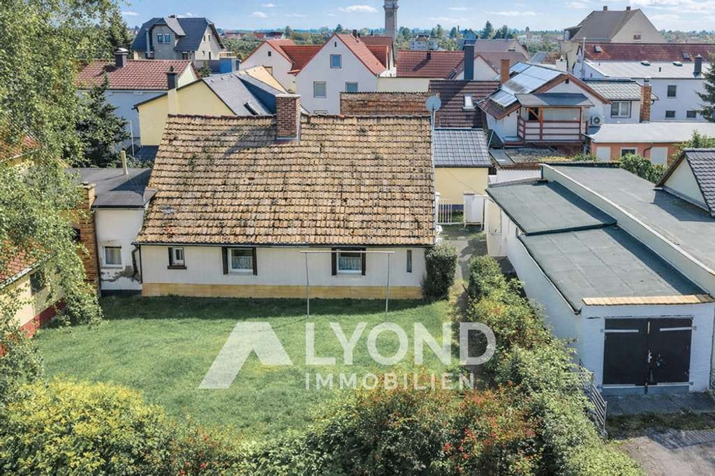 Immobilie in Bad Dürrenberg - Einfamilienhaus mit Garten & Garage in Bad Dürrenberg - Bild 0