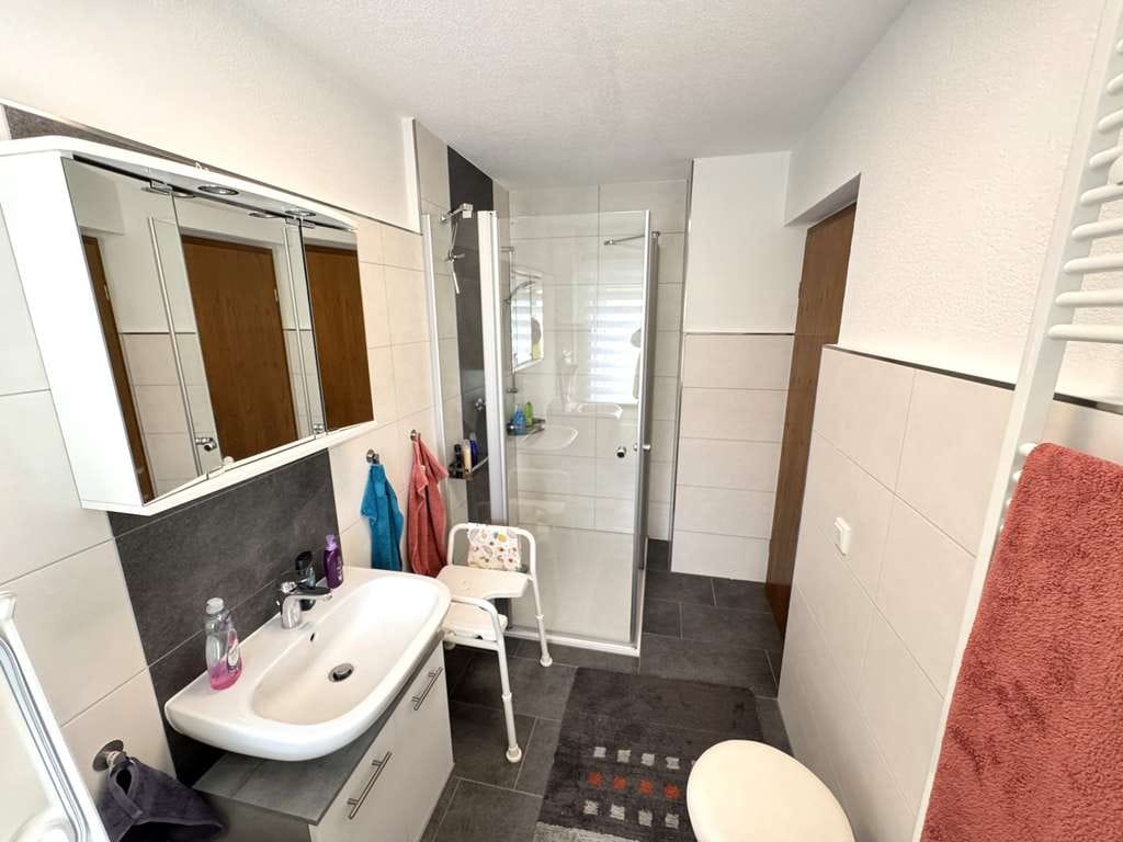Immobilie in Schirgiswalde-Kirschau - Interessantes Einfamilienhaus mit idyllischem Garten in Crostau - Bild 2