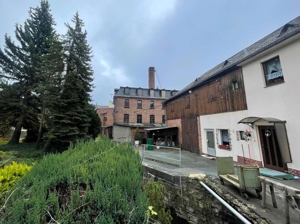Immobilie in Oelsnitz/Vogtland - 3121 - Älteres Einfamilienhaus mit Wohnmobilstellplatz/ Garage in Oelsnitz - Bild 2