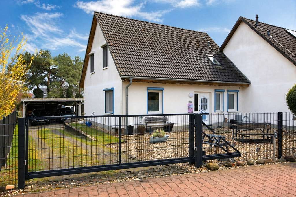 Immobilie in Wustermark - Schönes Einfamilienhaus mit neuer Luft-Wärmepumpe in sehr ruhiger Wohnlage - Bild 0