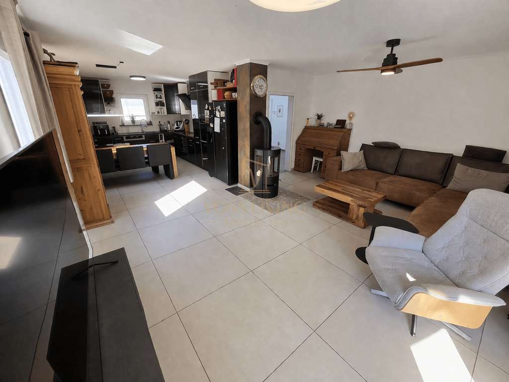 Immobilie in Schöneck - Wundervolles Einfamilienhaus in Waldrand- bzw. Sackgassenlage mit ELW, Garage und KFZ Stellplätzen - Bild 4