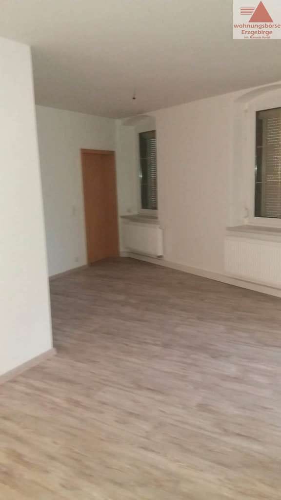 Immobilie in Schönheide - Vielseitiges Zweifamilienhaus - Wohnkomfort in Schönheide - Bild 1