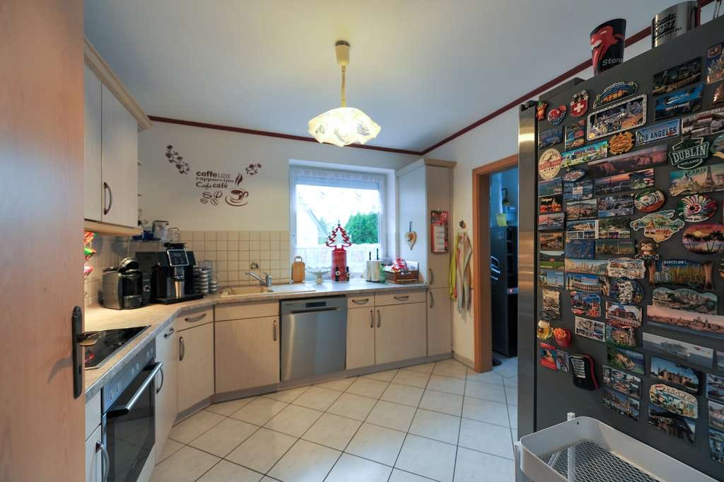 Immobilie in Stäbelow - massives vollverklinkertes Einfamilienhaus mit Carport, 5 Zimmern, neuwertiger Heizung, Einbauküche - Bild 0