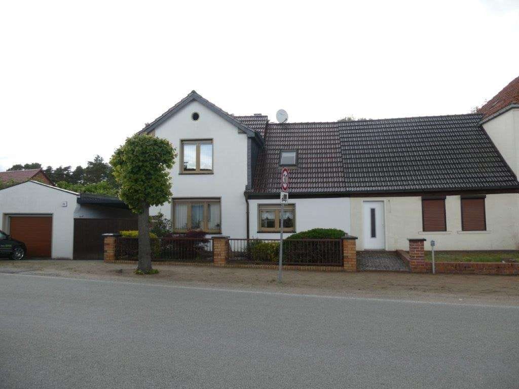 Immobilie in Stechlin - Grundstück mit Doppelhaus, Ferienwohnung, Partyscheune und Gartenteich - Bild 3