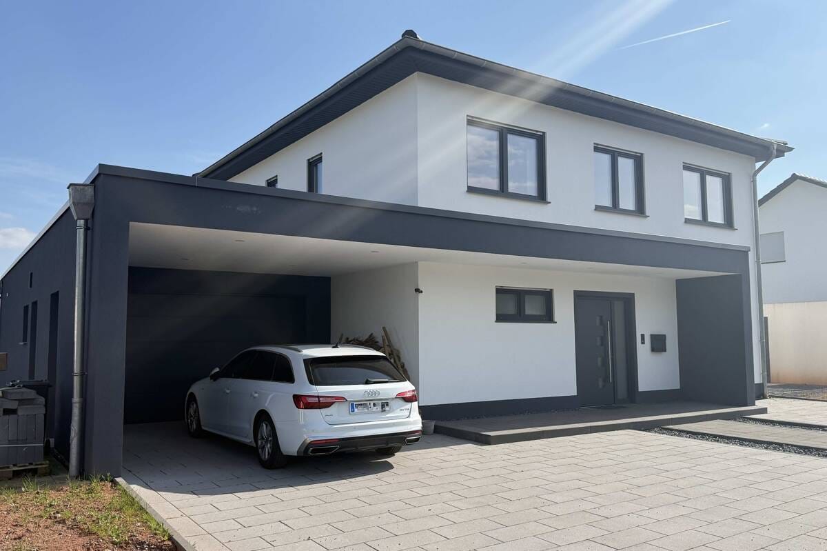 Immobilie in Bausendorf - Hochwertiges Einfamilienhaus in attraktiver Neubaugebietslage von Bausendorf - Bild 0