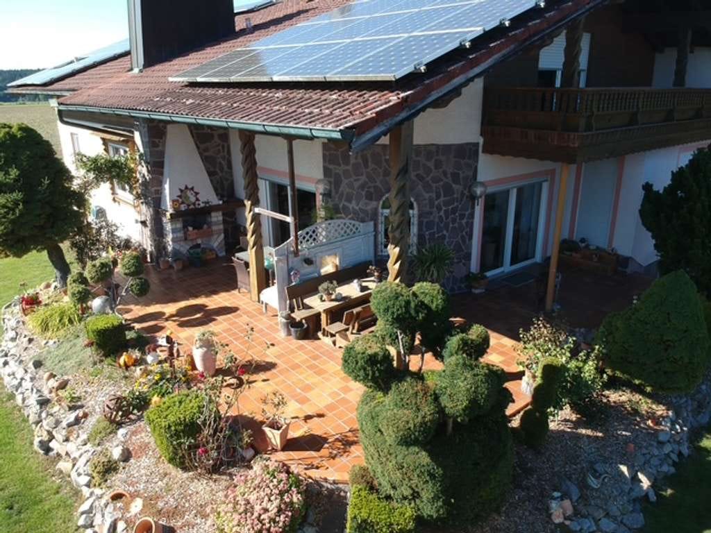 Immobilie in Pemfling - Großzügiges Haus mit 1.363 m² Grundstück, Ausbaureserve & PV  - Bild 1