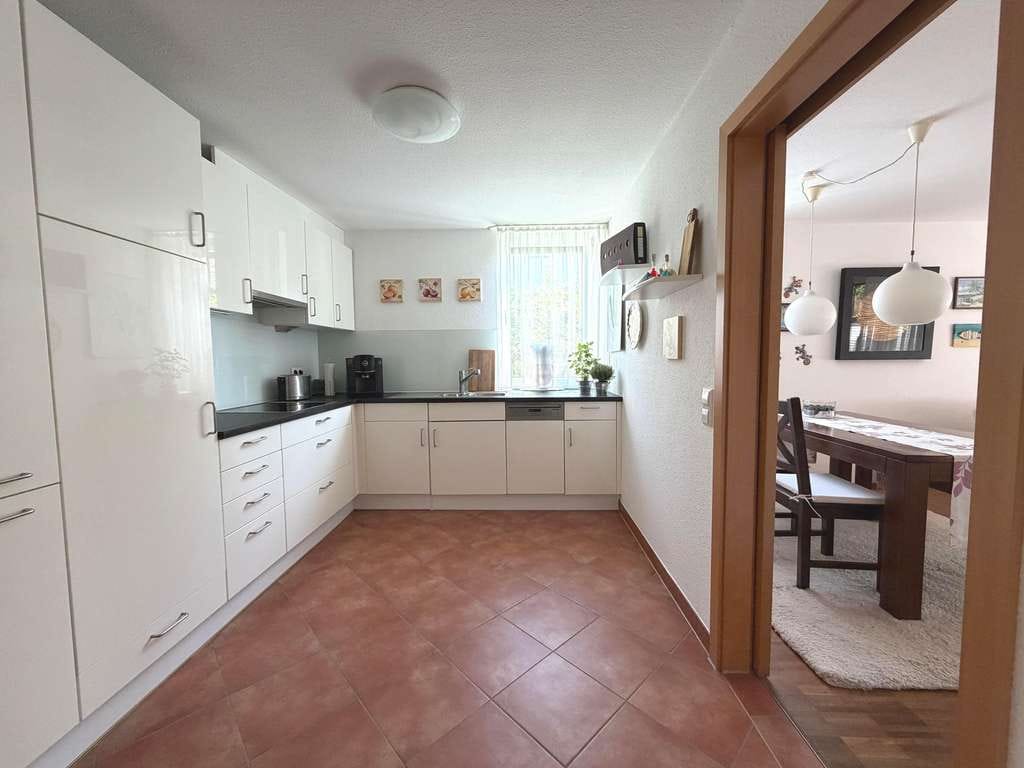 Immobilie in Wolfschlugen - SOFORT EINZIEHEN: Junges Gebäude, barrierearm u. zentral – Moderne EG-Wohnung mit Terrasse - Bild 3