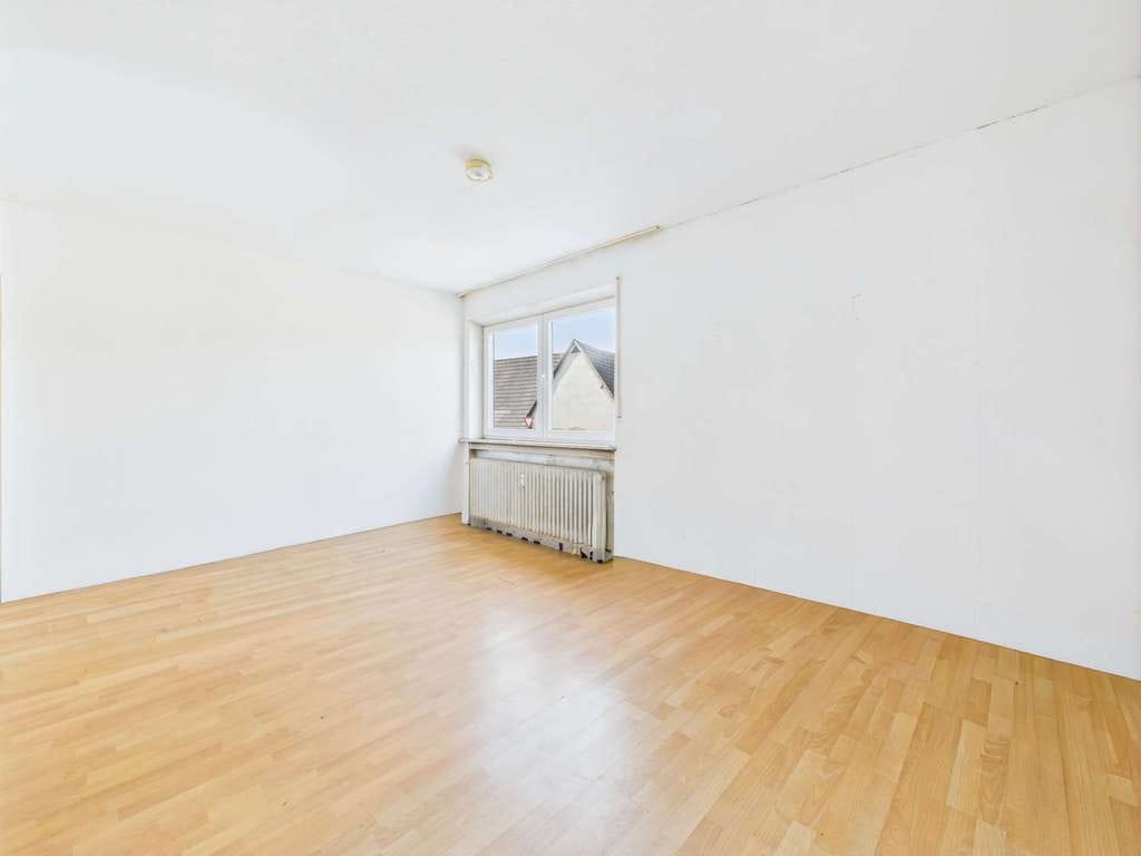 Immobilie in Hohberg - Ideal für Eigennutzer oder Kapitalanleger: 4 Zimmer Wohnung mit flexibler Raumgestaltung in Hohberg! - Bild 2