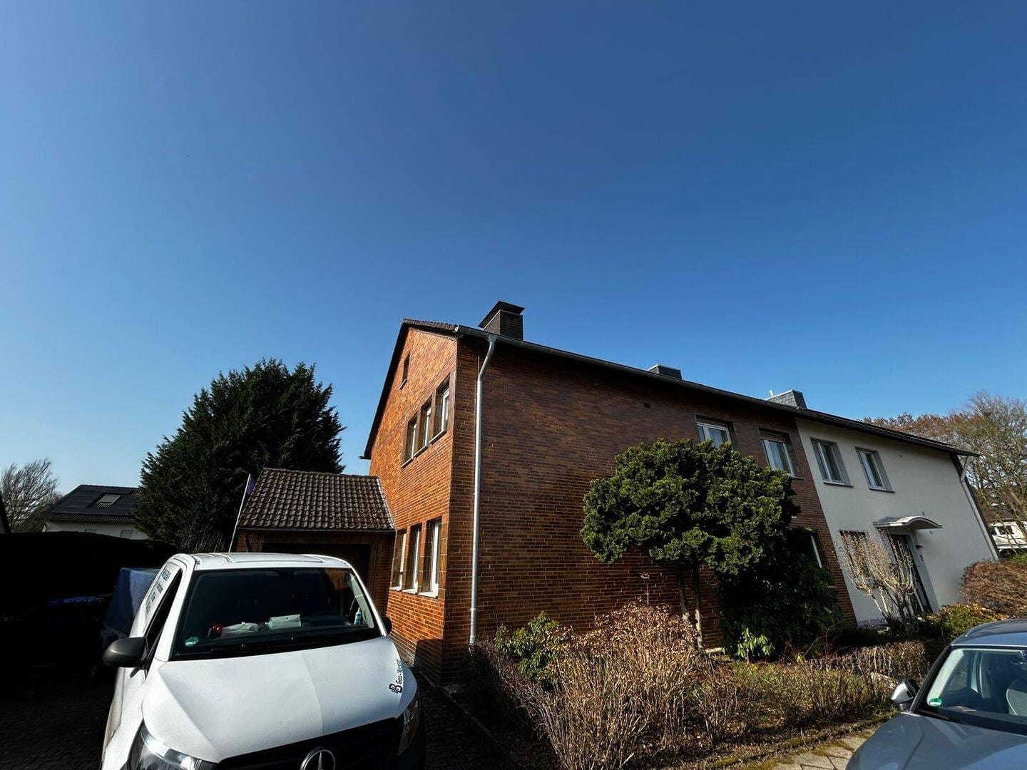 Immobilie in Hilden - Erdgeschoss mit schönem Garten frei, attraktives Dreifamilienhaus in schöner Lage! - Bild 2