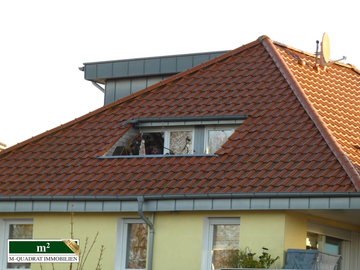 Immobilie in Bad Laer - Bezugsfrei zum 01.12.2025 - DG Wohnung in Bad Laer, Nähe Kurpark - Loggia, Carport u. Gartenanteil - Bild 0