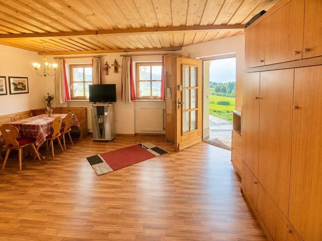 Immobilie in Hauzenberg - Ferienwohnung mit Terrasse, Hallenbad und Sauna im Bayerischen Wald - Bild 2