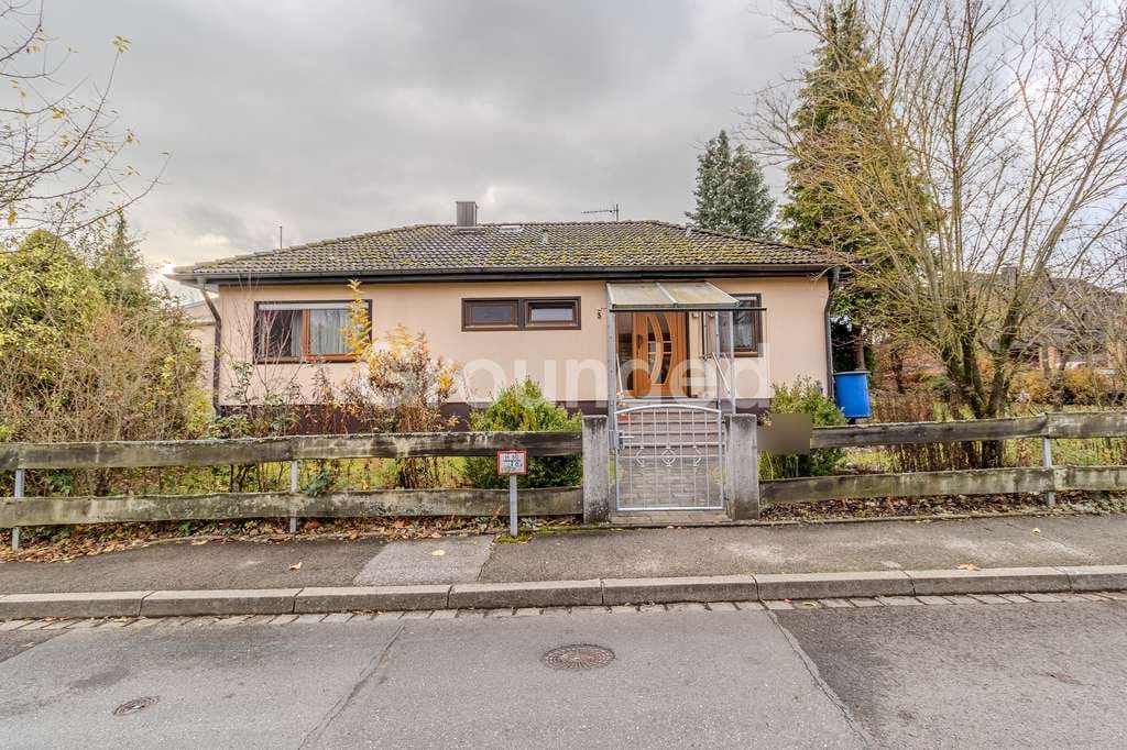 Immobilie in Roßtal - Gepflegtes Einfamilienhaus mit großzügigem Garten in Roßtal - Bild 1