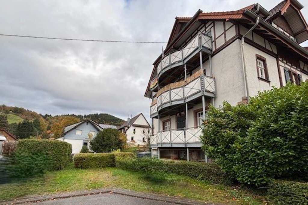 Immobilie in Gernsbach - - Achtung Kapitalanleger  -
Charmante 2 Zimmer Altbauwohnung in Gernsbach! - Bild 1