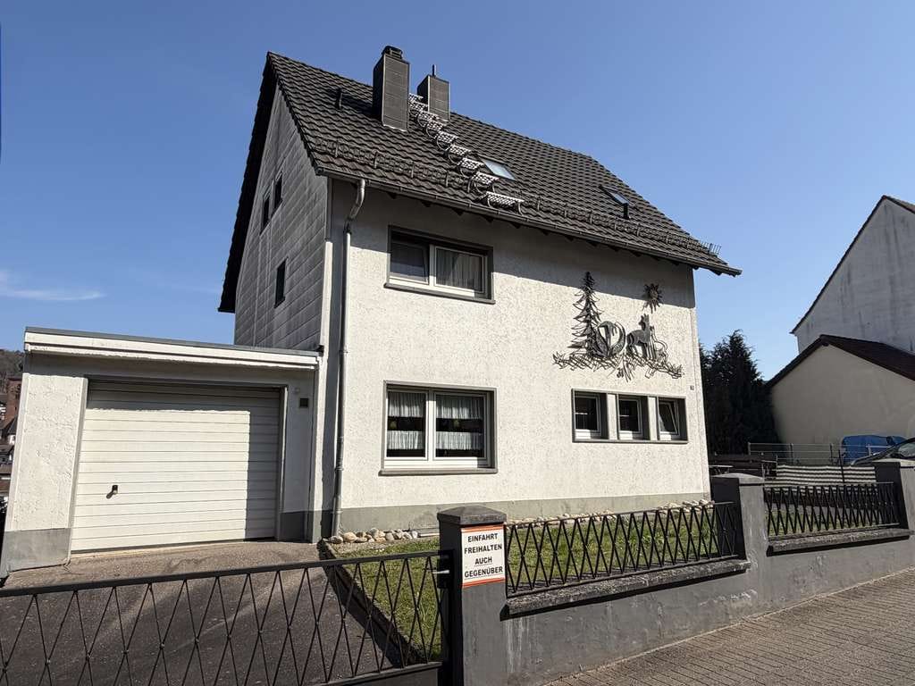 Immobilie in Rodalben - Attraktives Immobilienensemble: Einfamilienhaus mit zusätzlichem Bungalow in ruhiger Lage! - Bild 1