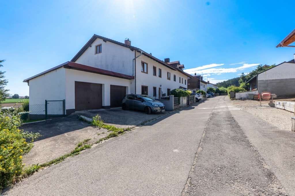 Immobilie in Ebersberg - Vermietetes 3-Parteienhaus in begehrter Lage bei Ebersberg - Bild 2