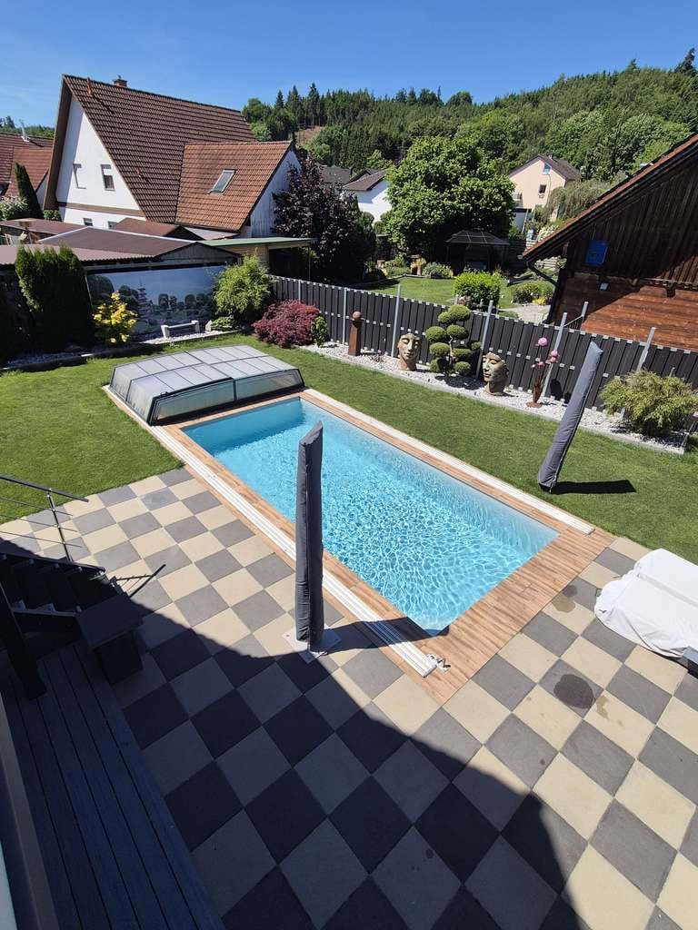 Immobilie in Kühlenthal - Exklusives Zweifamilienhaus in Top-Zustand mit Salzwasserpool, 2 Doppelgaragen - Bild 2