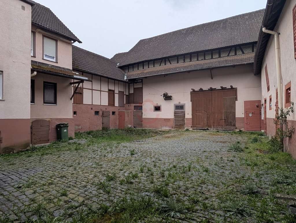 Immobilie in Hungen - Historische Hofreite mit Stallungen, ein Paradies für Pferdehalter in OT Hungen - Bild 1