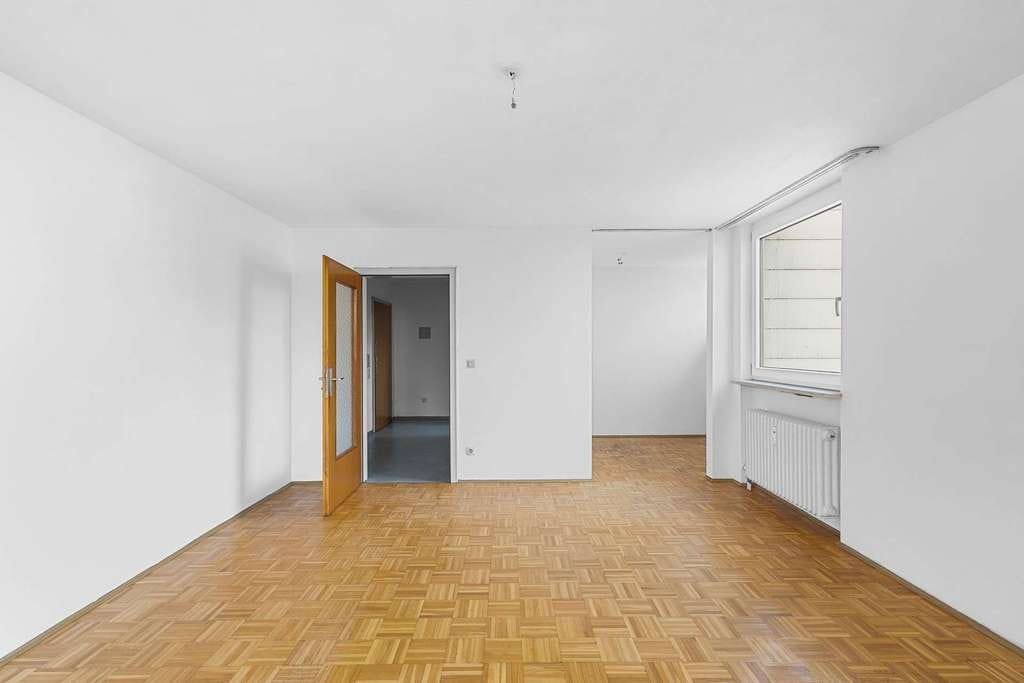 Immobilie in Neuburg an der Donau - Charmante 1 Zimmer Wohnung mit Potenzial, Aufzug und Stellplatz in Neuburg an der Donau - Bild 0