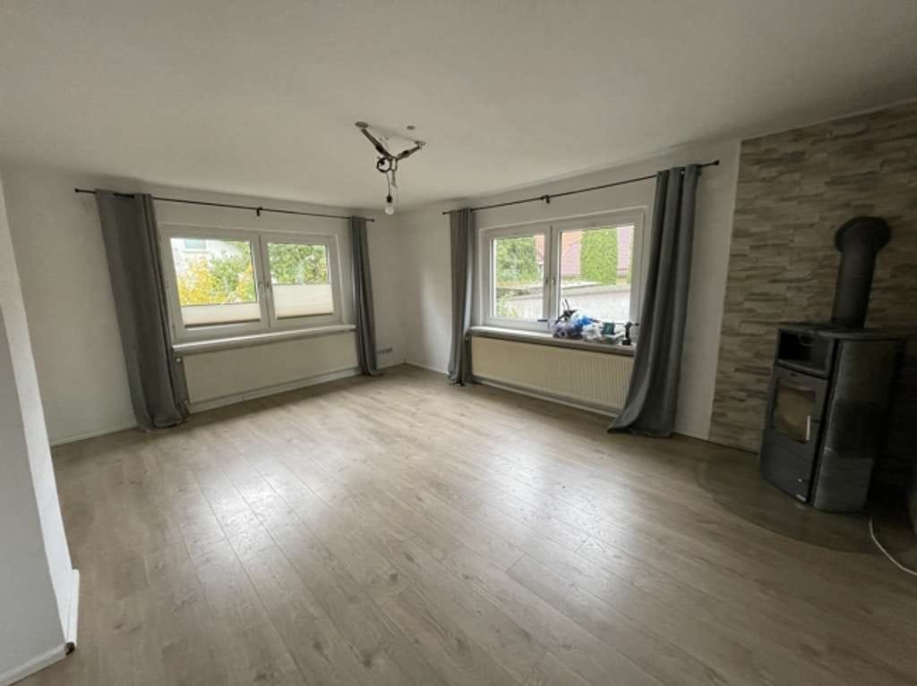 Immobilie in Adelebsen - Großzügiges und ansprechendes Einfamilienhaus in naturnaher Umgebung in einem Ortsteil von Adelebsen - Bild 4