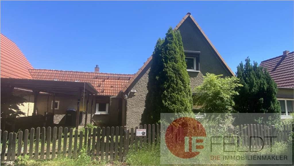 Immobilie in Leegebruch - Reihenmittelhaus in massiver Bauweise mit Anbau und Nebengebäuden - Bild 0