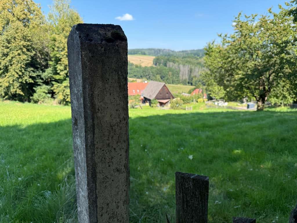 Immobilie in Sebnitz - Historische Scheune auf 4000 m² Grundstück & Baugenehmigung für Wohnhaus + Nebengebäude - Bild 1